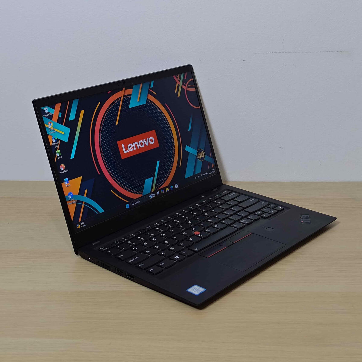 Lenovo Thinkpad X1 Carbon Gen 6 Depan Kiri Lenovo Thinkpad X1 Carbon Gen 6 Kiri Butik Laptop