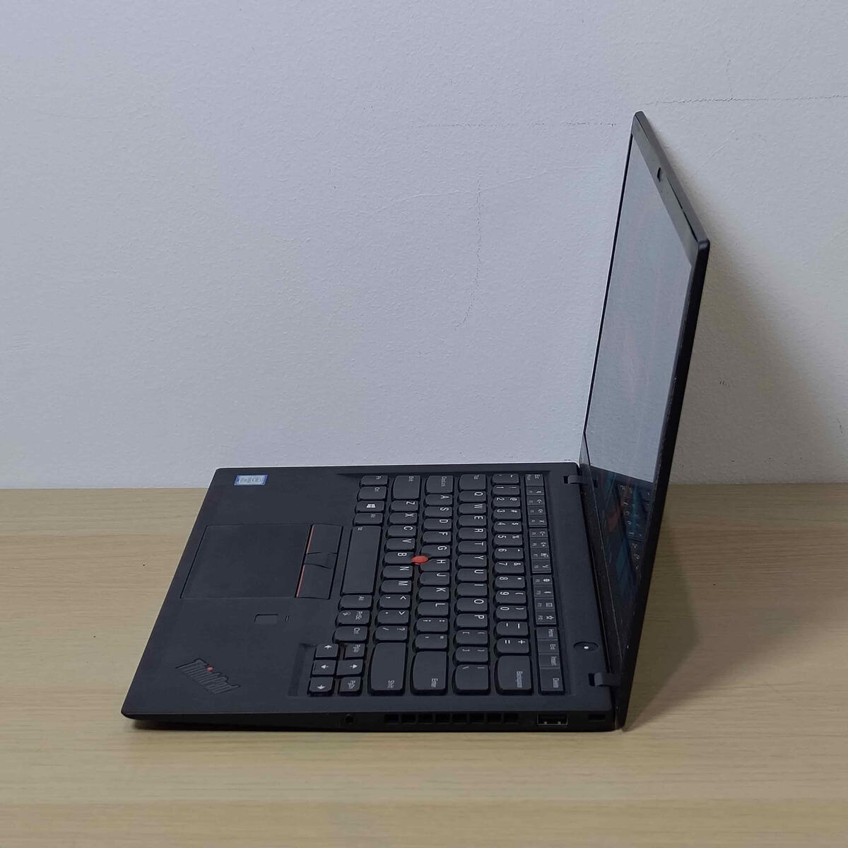 Lenovo Thinkpad X1 Carbon Gen 6 Samping Kiri Butik Laptop